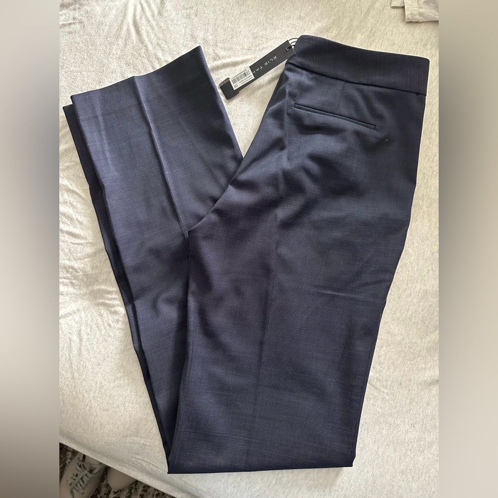 Elie Tahari Leena Pant/slack with zipper pockets
Size: 4
Color: blue/black multi